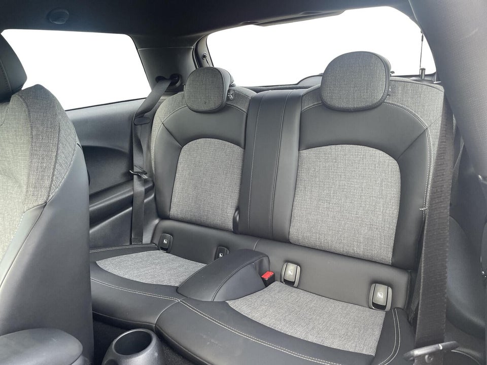 MINI Cooper SE Classic Trim 3d