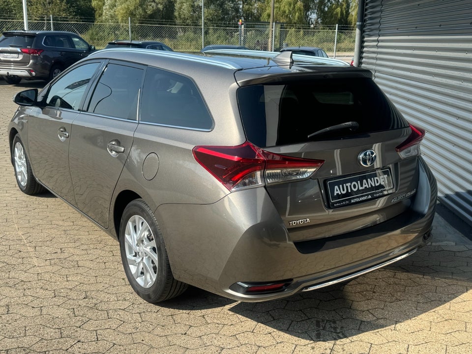 Toyota Auris 1,8 Hybrid H2 Comfort Touring Sports CVT 5d