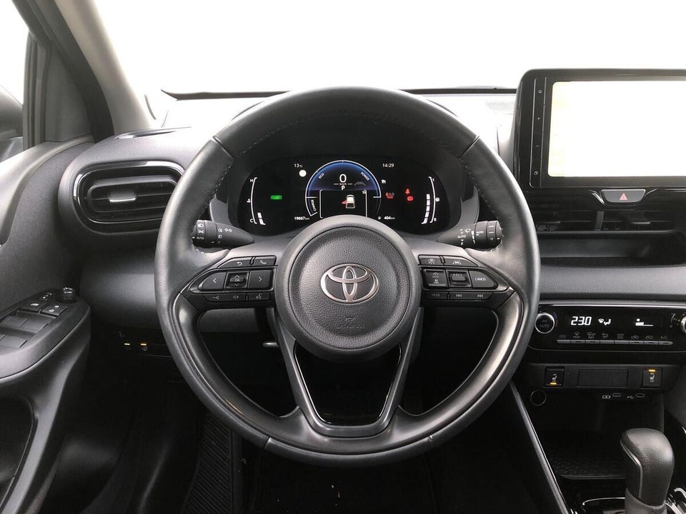 Toyota Yaris 1,5 Hybrid Style e-CVT 5d