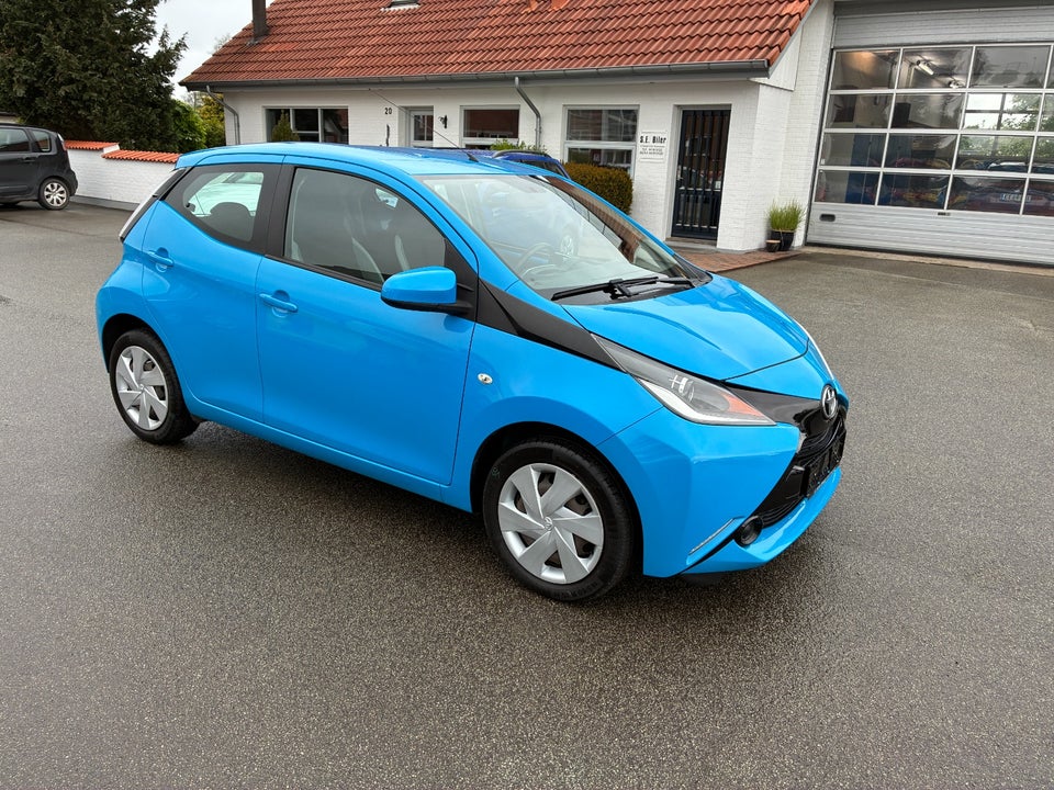 Toyota Aygo 1,0 VVT-i x-play 5d