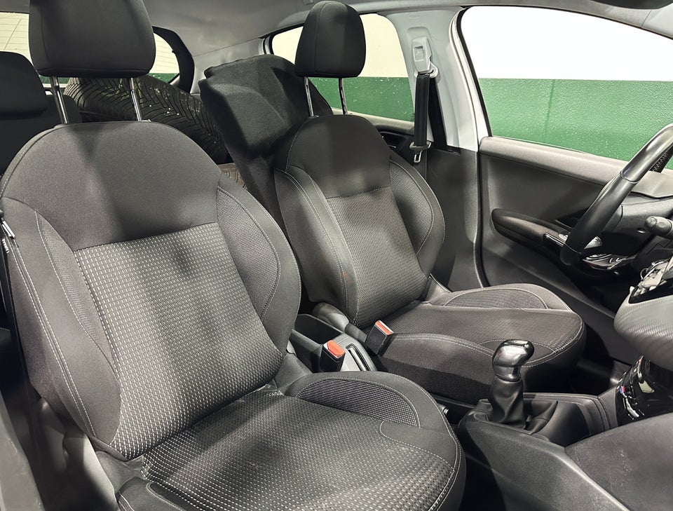 Peugeot 208 1,6 BlueHDi 100 Allure Sky 5d