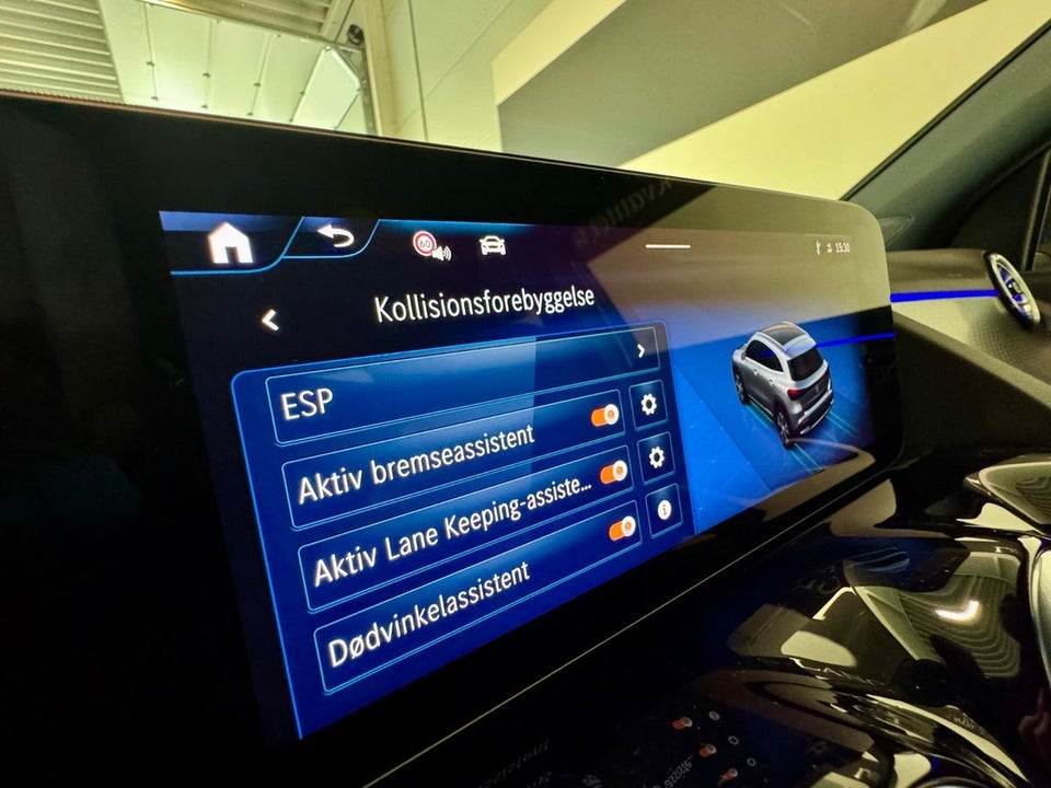 Mercedes EQA300 Progressive 4Matic 5d