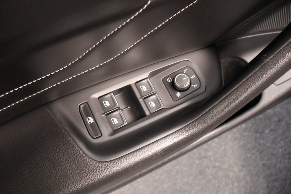 VW Passat 1,5 TSi 150 Elegance Variant DSG 5d