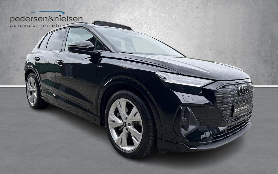Audi Q4 e-tron 45 S-line quattro 5d