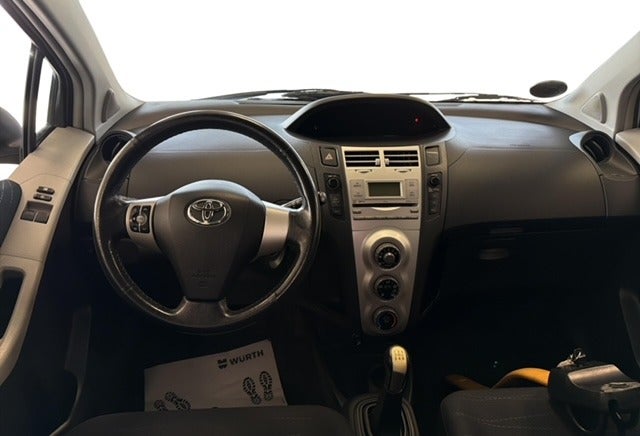 Toyota Yaris 1,3 Luna 5d
