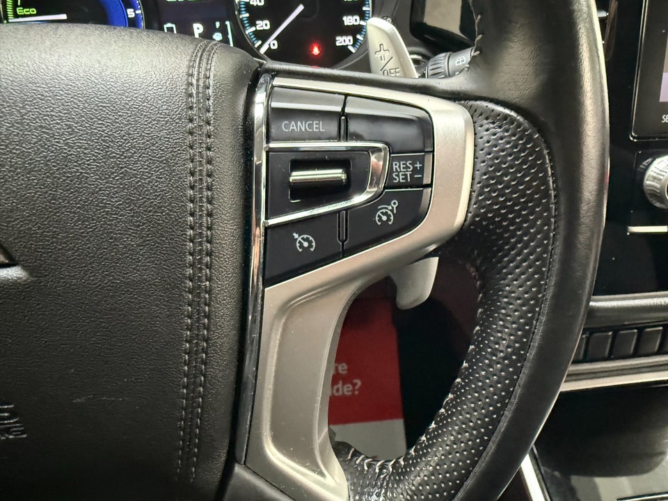 Mitsubishi Outlander 2,4 PHEV Invite CVT 4WD 5d