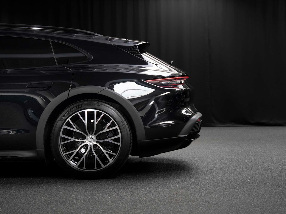Porsche Taycan 4 Performance+ Cross Turismo 5d