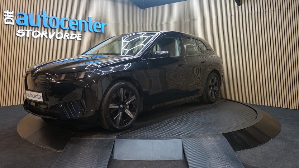 BMW iX xDrive45 5d