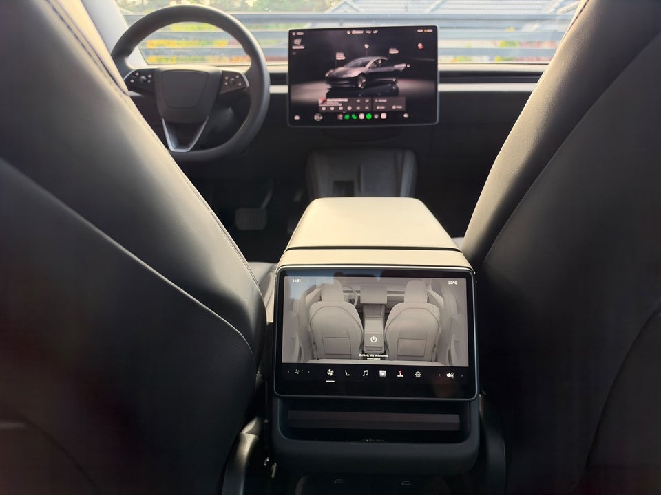Tesla Model 3 RWD 4d