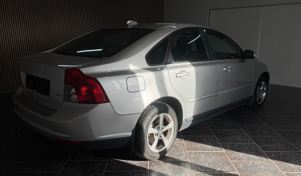 Volvo S40 1,6 D Momentum 4d