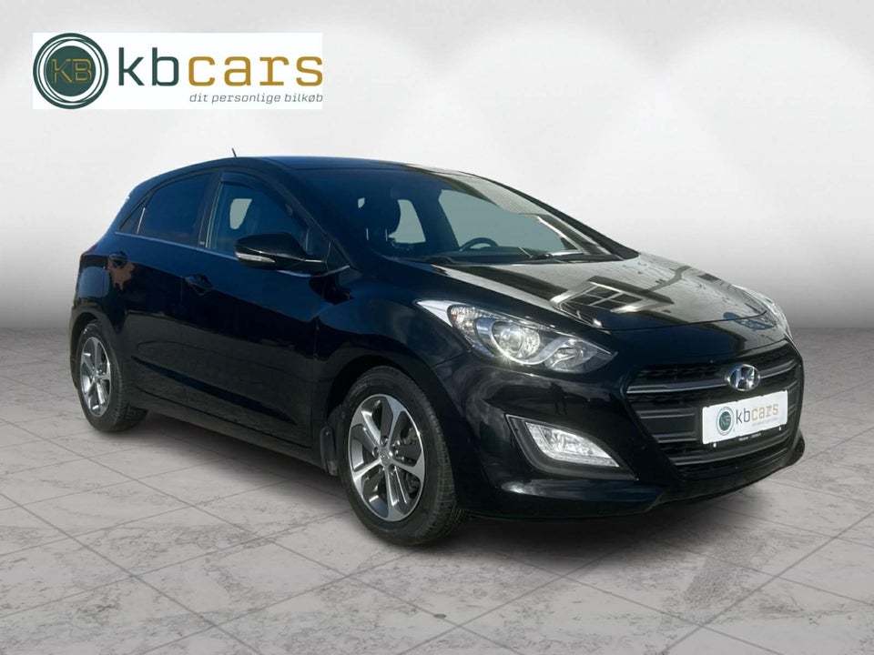 Hyundai i30 1,6 CRDi 110 EM-Edition 5d
