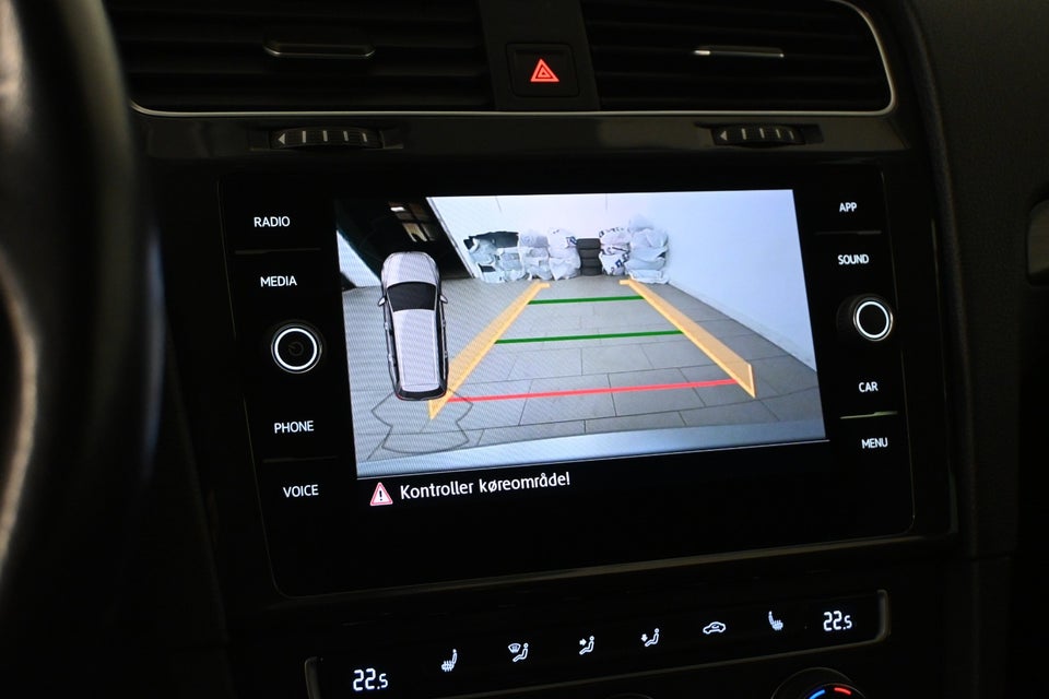 VW Golf VII 2,0 TDi 150 Comfortline+ Connect Variant DSG 5d