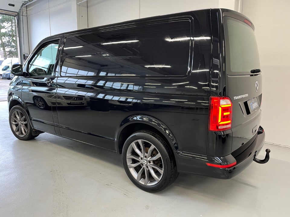 VW Transporter 2,0 TDi 204 Kassevogn DSG kort