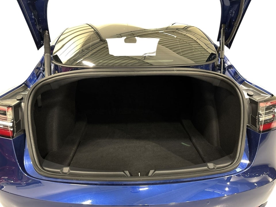 Tesla Model 3 Standard Range+ RWD 4d