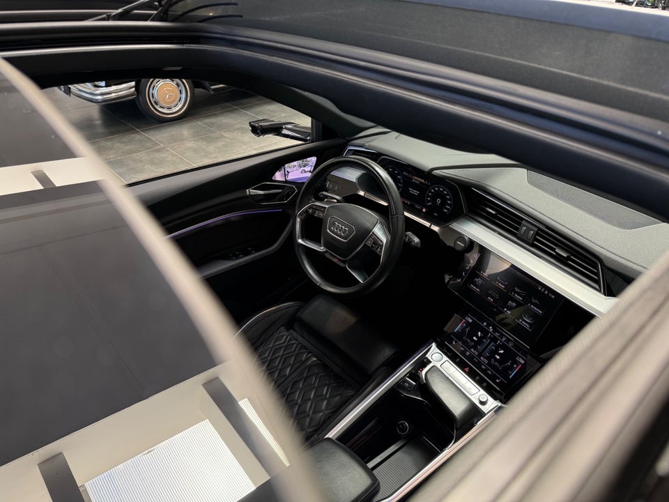 Audi e-tron 55 S-line quattro 5d