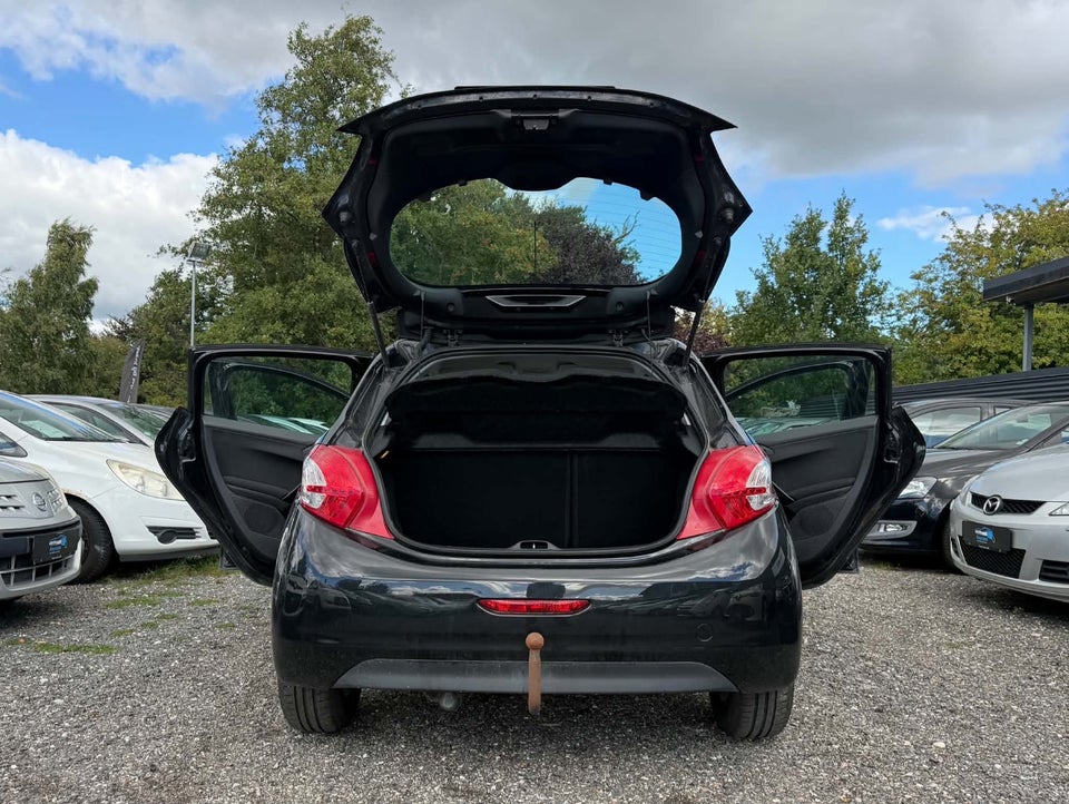 Peugeot 208 1,2 VTi Active 5d