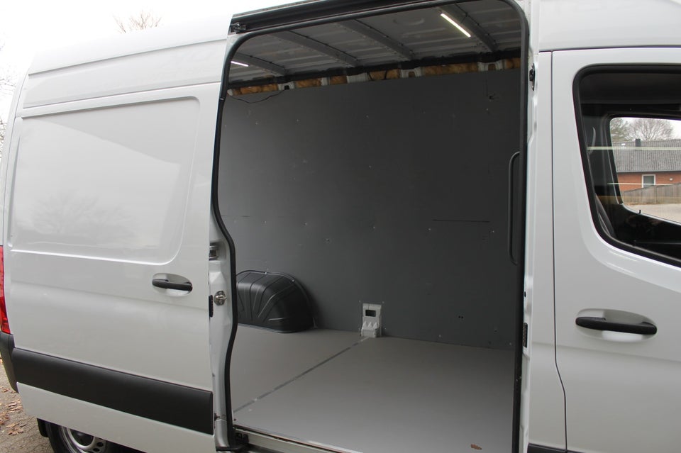 Mercedes Sprinter 214 2,2 CDi A2 Kassevogn aut. FWD