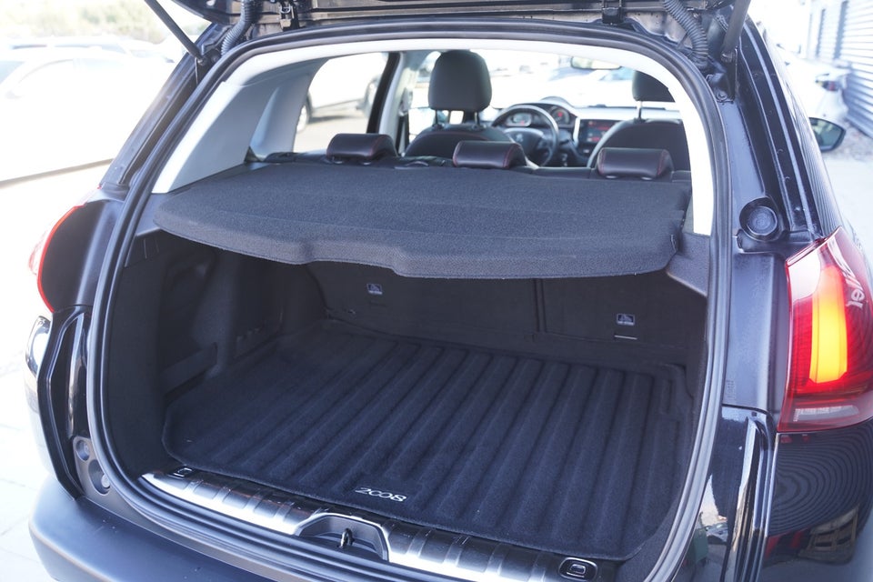 Peugeot 2008 1,6 BlueHDi 100 GT Line Sky 5d