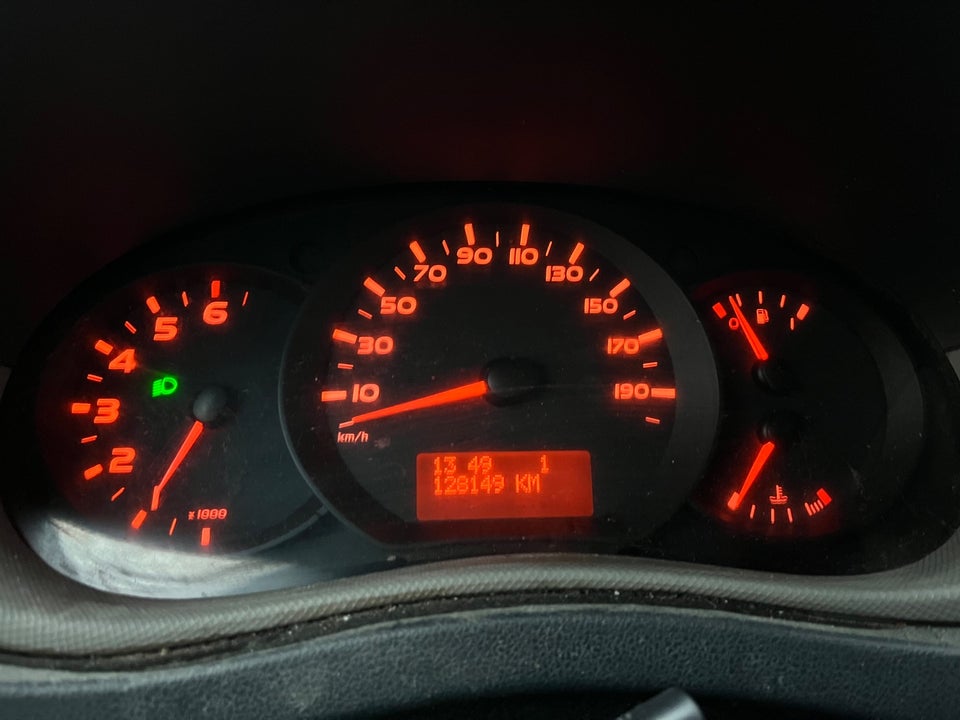 Nissan NV400 2,3 dCi 110 L1H1 Comfort Van 5d