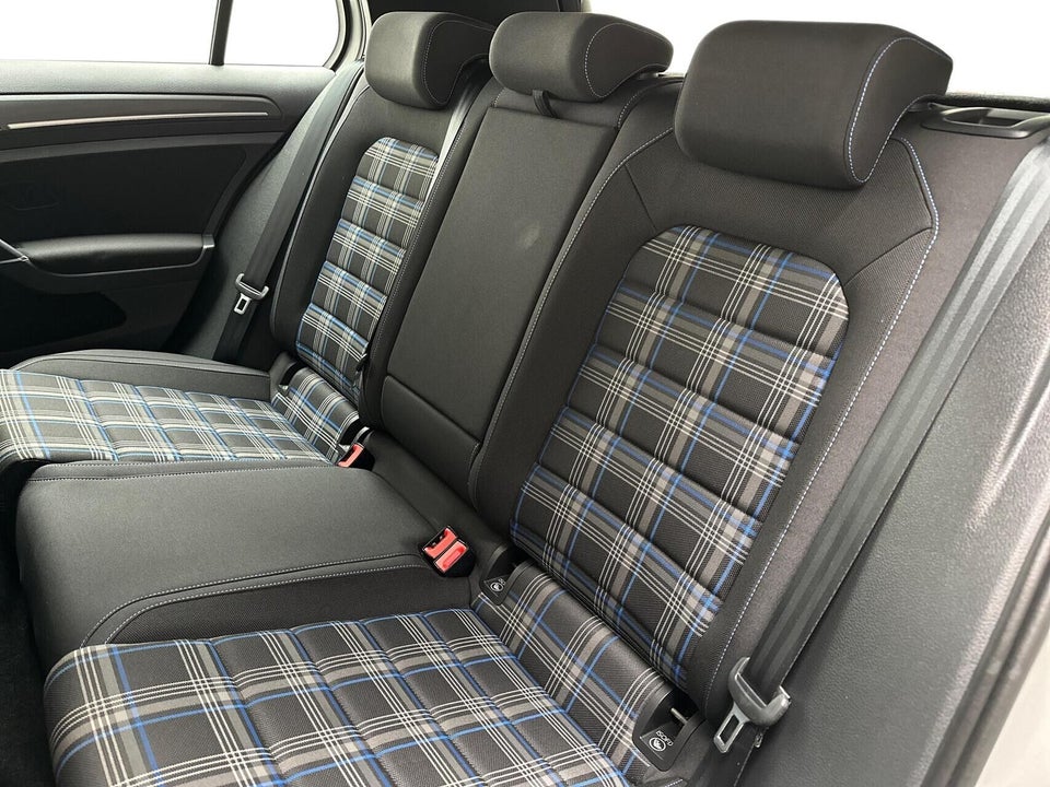 VW Golf VII 1,4 GTE DSG 5d