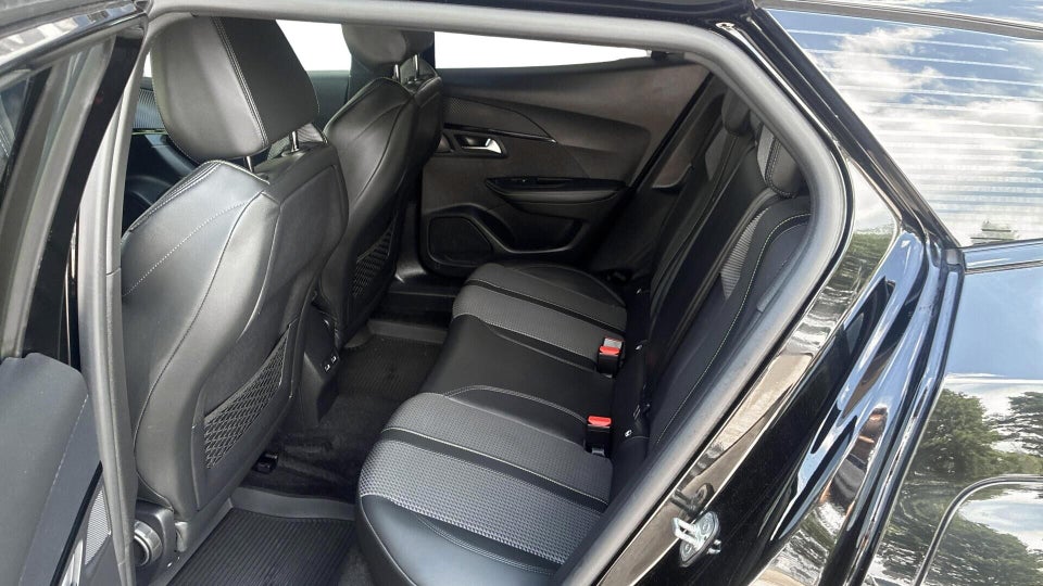 Peugeot e-2008 50 GT 5d