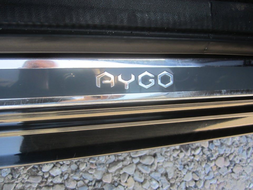 Toyota Aygo 1,0 VVT-i x-black II 5d