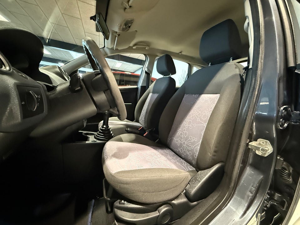 Ford Fiesta 1,4 Ambiente 5d