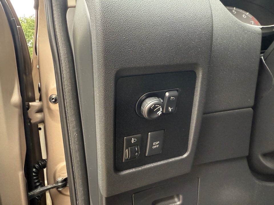 Nissan Qashqai 1,6 Tekna 5d