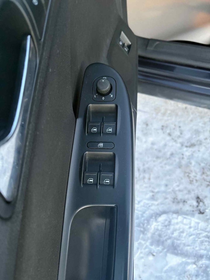 VW Passat 2,0 FSi Comfortline 4d