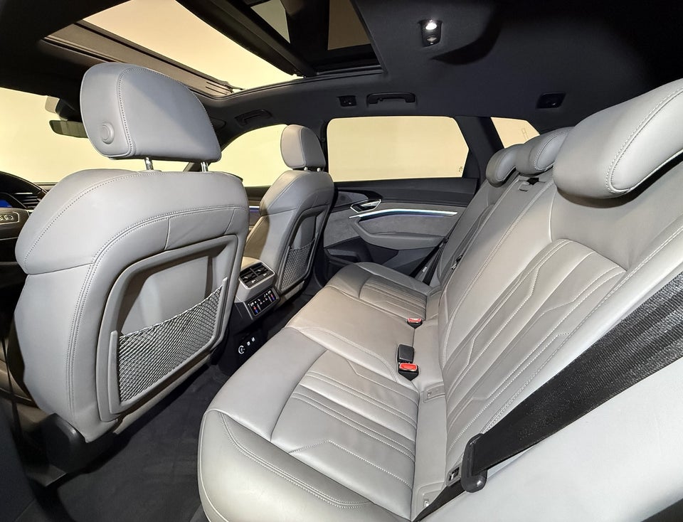 Audi e-tron 55 quattro 5d