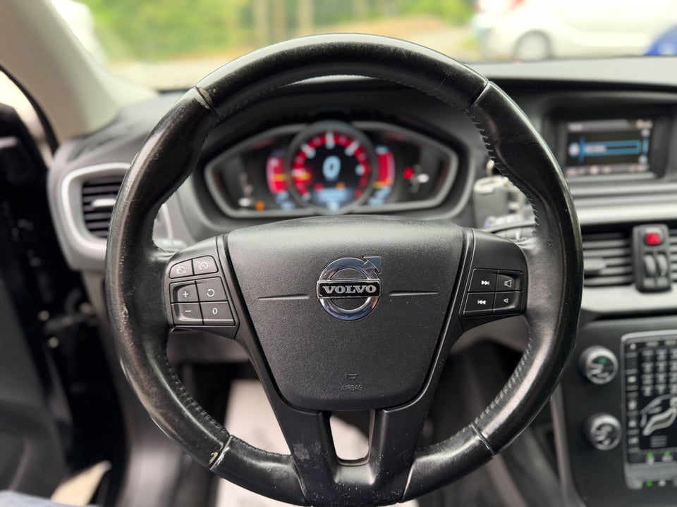 Volvo V40 1,6 D2 115 Kinetic 5d