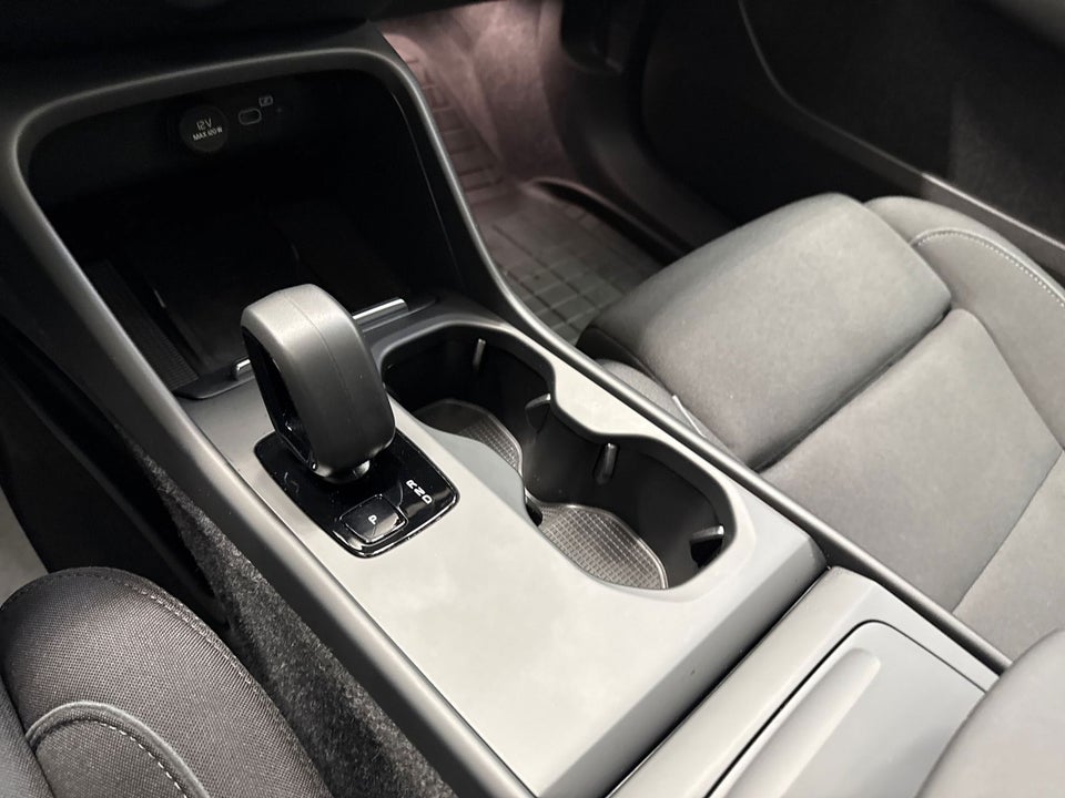 Volvo EC40 Extended Range Black Edition 5d