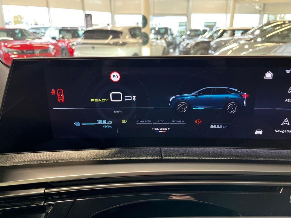 Peugeot e-3008 77 GT 5d