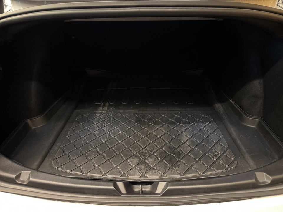 Tesla Model 3 Long Range AWD 4d