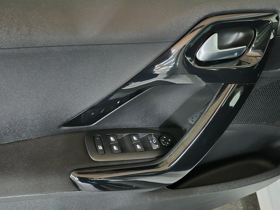 Peugeot 208 1,2 VTi 82 Allure 5d