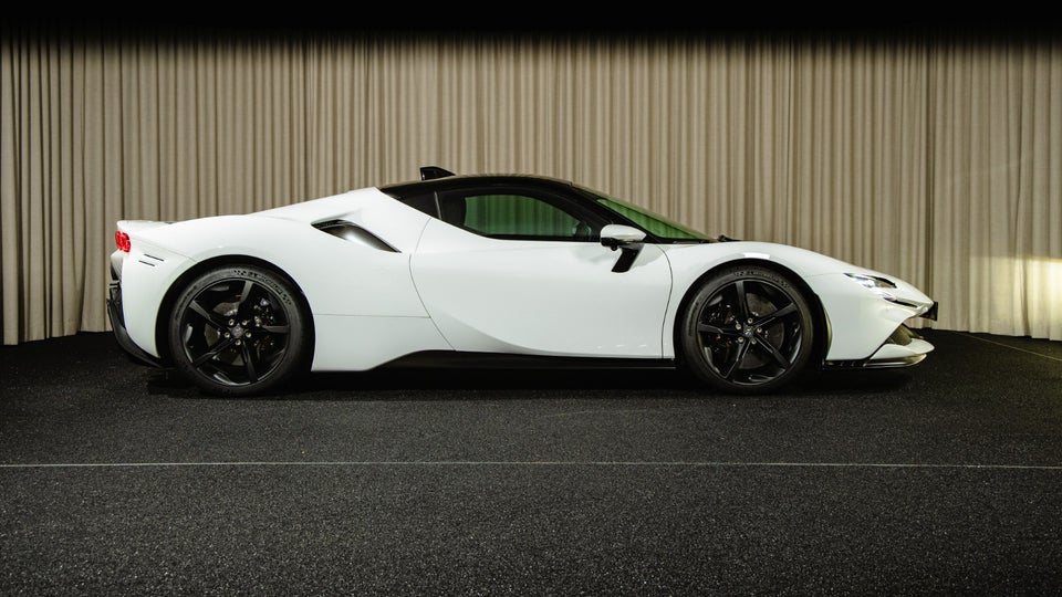 Ferrari SF90 Stradale 4,0 DCT 2d