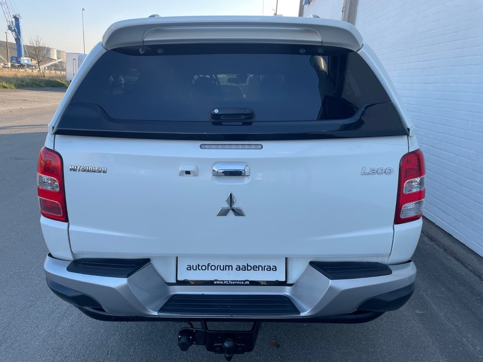 Mitsubishi L200 2,4 DI-D 181 Instyle Db.Kab aut. 4d