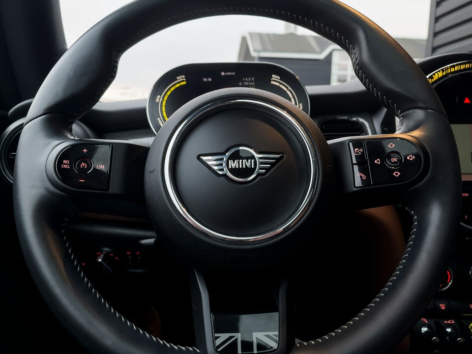 MINI Cooper SE Yours Trim 3d