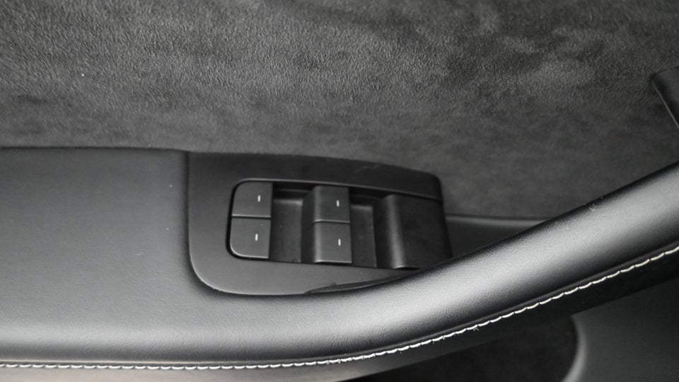 Tesla Model Y Long Range AWD 5d