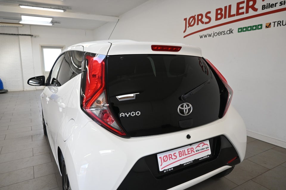 Toyota Aygo 1,0 VVT-i x-cellence Connect 5d