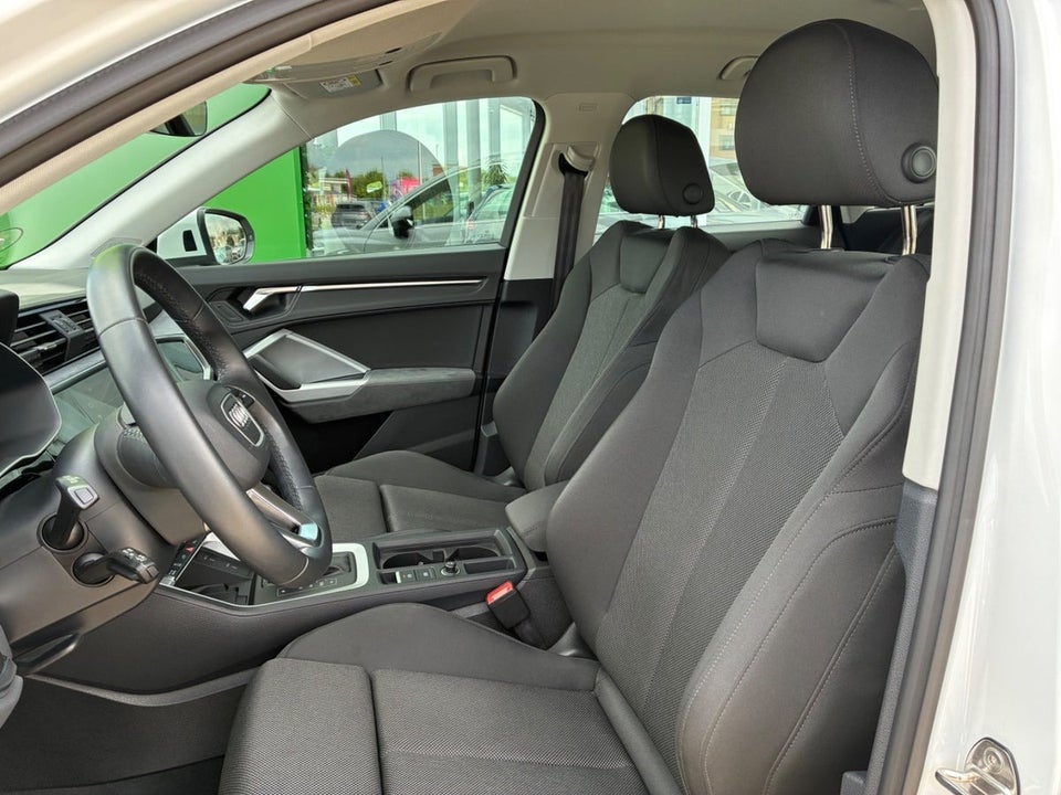 Audi Q3 45 TFSi e Attitude plus S-tr. 5d