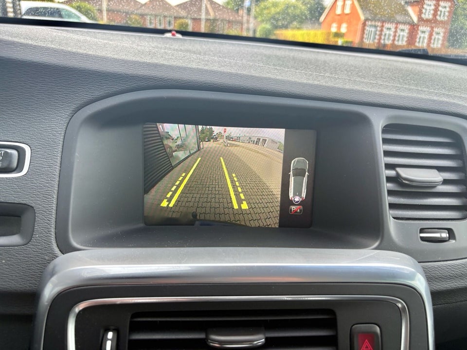 Volvo V60 2,0 T4 190 Momentum aut. 5d