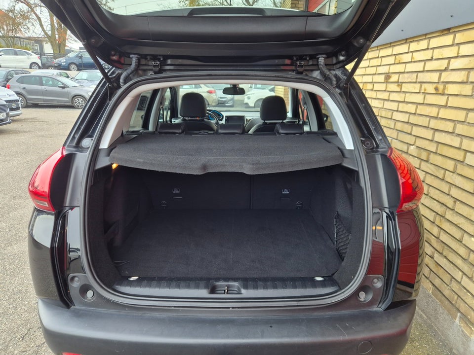 Peugeot 2008 1,5 BlueHDi 100 Allure Sky 5d