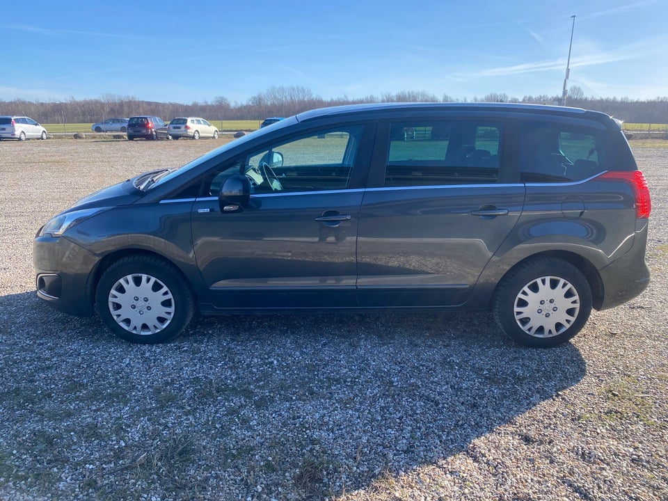 Peugeot 5008 1,6 BlueHDi 120 Style 7prs 5d