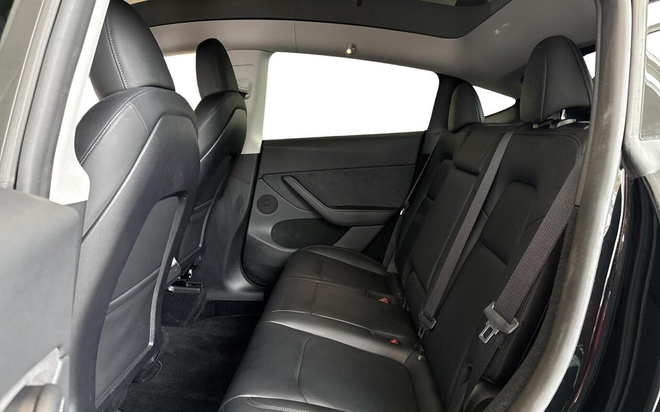 Tesla Model Y Long Range AWD 5d