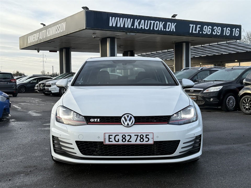 VW Golf VII 2,0 GTi DSG BMT 5d