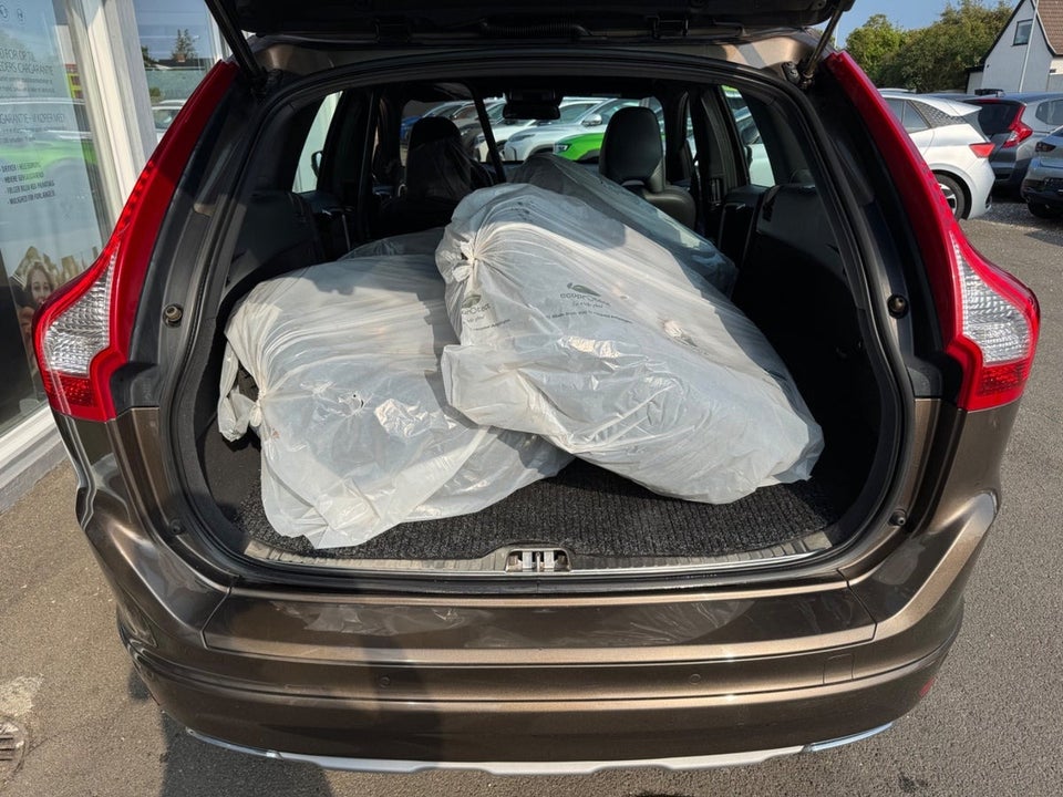 Volvo XC60 2,4 D5 215 Momentum aut. AWD Van 5d