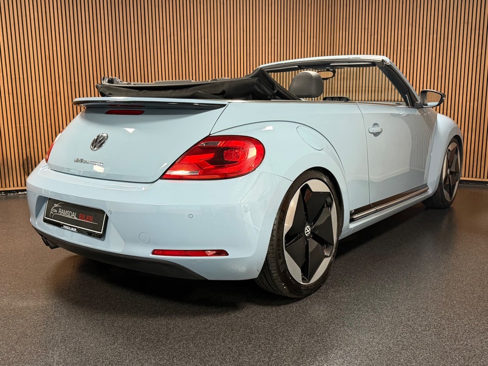 VW The Beetle 2,0 TDi 140 Design Cabriolet 2d
