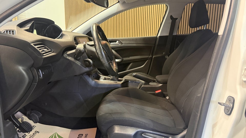 Peugeot 308 1,6 HDi 92 Active 5d