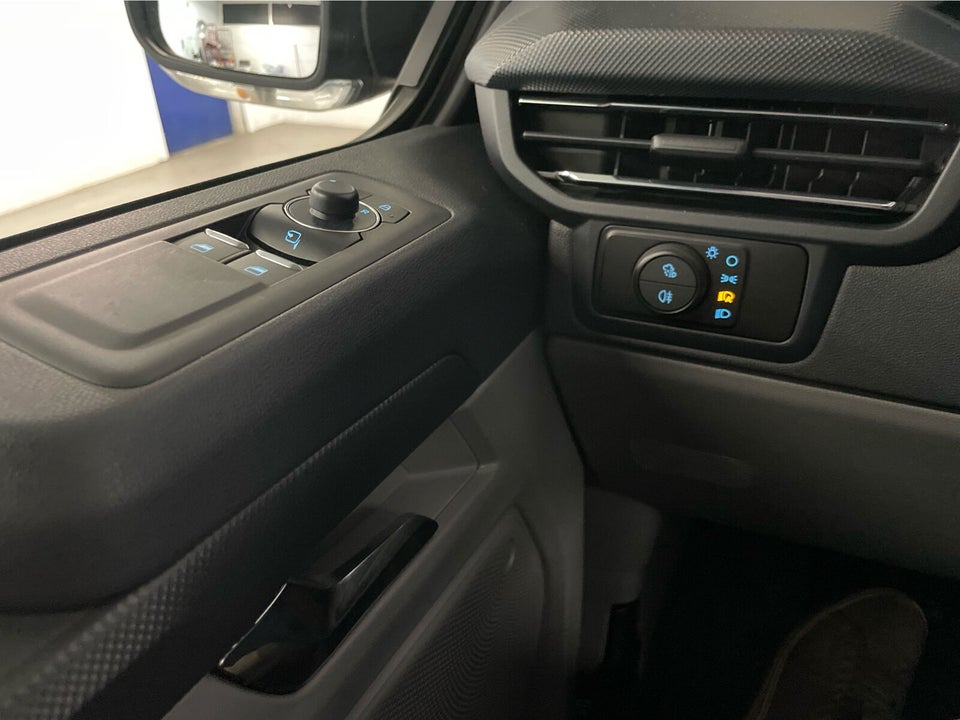 Ford E-Transit Custom 320 L1 71 Limited Mandskabsvogn